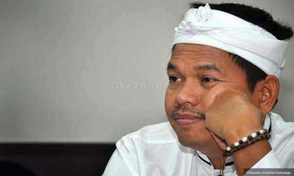 Mengapa Dedi Mulyadi Sering Pakai Ikat Kepala Khas Sunda?