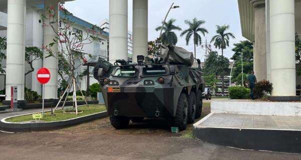 Dua Panser Anoa TNI Siaga di Gedung Kejagung, Ada Apa?