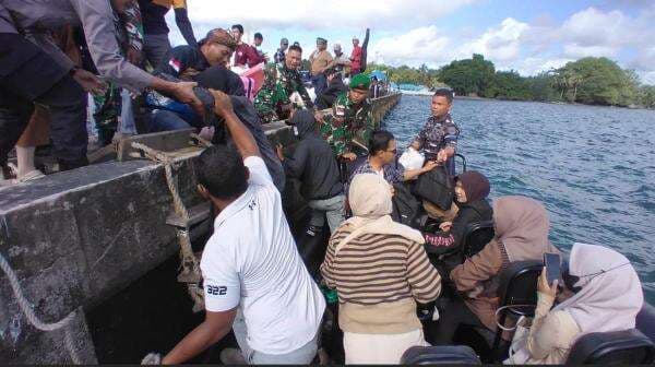 Pendangkalan Alur Pelayaran, Bakamla Evakuasi Ratusan Warga di Pulau Enggano