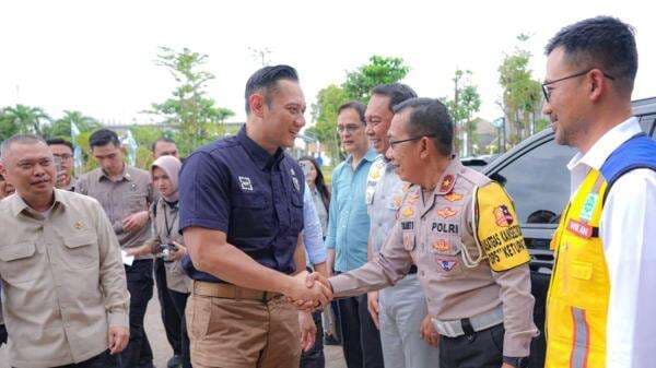 Tinjau Arus Mudik di Bekasi, AHY: Tidak Ada Guna Cepat Sampai Tujuan jika Tak Waspada di Jalan!