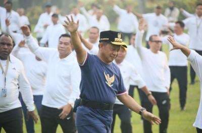 Momen Kepala Daerah Ikuti Senam Pagi Bersama Tito Karnavian di Lembah Tidar