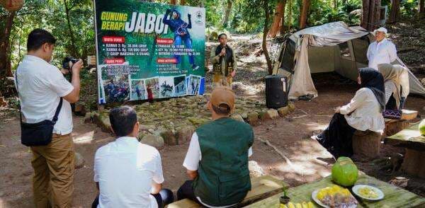 Menhut Raja Juli Ingatkan Pentingnya Promosikan Hasil Perhutanan dan Wisata Alam