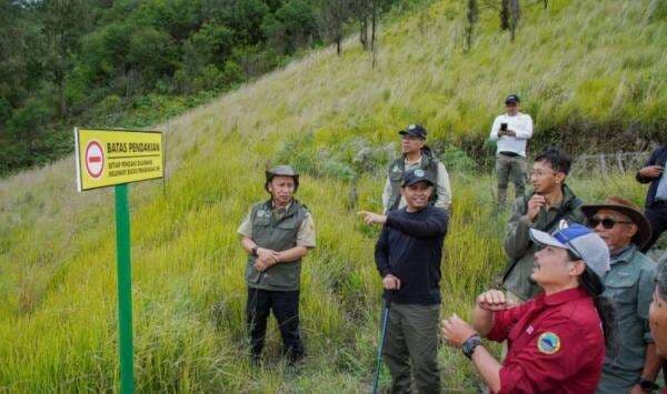 Duka Menhut Raja Juli Atas Meninggalnya Pendaki Merbabu dan Mbok Yem Gunung Lawu