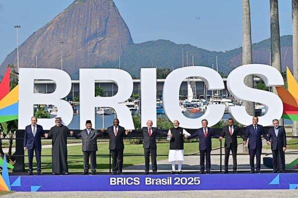 Trump Akan Tambahkan Tarif Masuk 10 untuk Negara Anggota BRICS