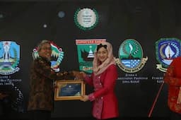 Pemprov Jateng Raih Empat Kategori Anugerah Adinata Syariah 2024