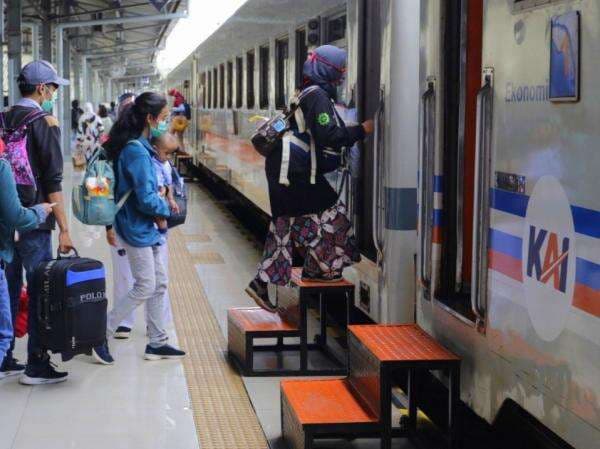 48 Ribu Pemudik Balik ke Jakarta Hari Ini Pakai Kereta Api