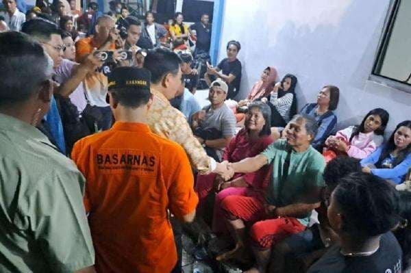 SAR Evakuasi 571 Penumpang KM Barcelona, Totalnya 2 Kali Lipat Lebih dari Jumlah Manifes!