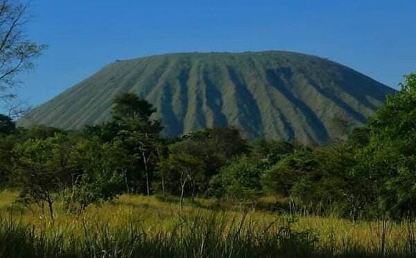 Peristiwa 10 April : Meletusnya Gunung Tambora Ubah Iklim Dunia hingga Lahirnya KH Hasyim Asyari