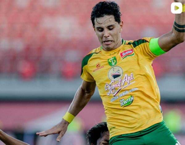 Hasil Babak Pertama Persik Kediri vs Persebaya Surabaya di Liga 1 2024-2025: Bajul Ijo Unggul 2-1!