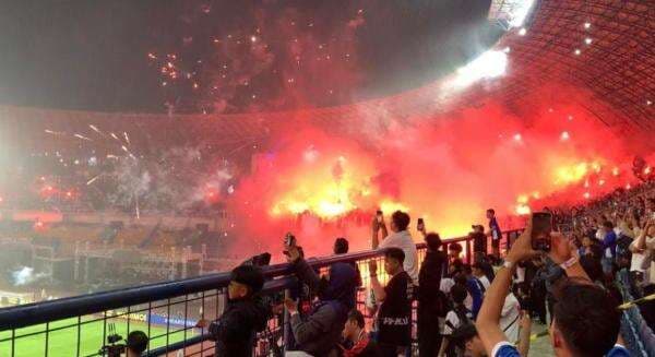 Kerugian Imbas Insiden Laga Persib Bandung vs Persis Solo Ditaksir Capai Rp1 Miliar Kerugian Imbas Insiden Laga Persib Bandung vs Persis Solo Ditaksir Capai Rp1 Miliar