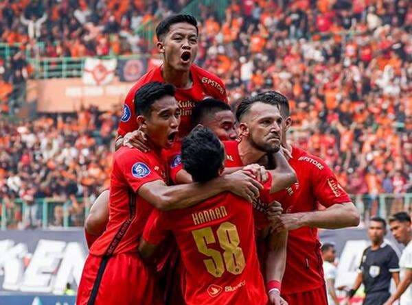 Perjuangan Persija Jakarta Bertahan di 4 Besar Klasemen Liga 1 2024-2025