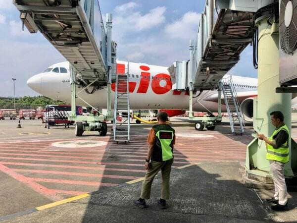 Pesawat Lion Air Jakarta-Kualanamu Delay di Soetta, Penumpang Ngamuk 2 Jam Kepanasan dalam Kabin