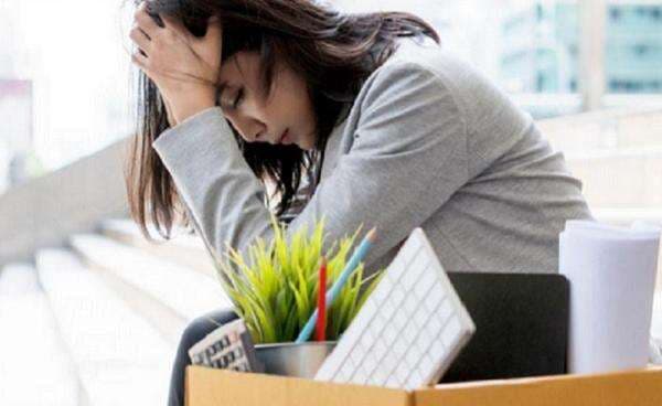 Apakah PKWT Dapat Pesangon jika di PHK? Ini Faktanya