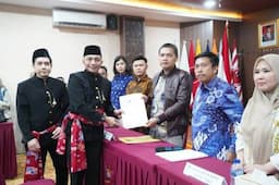 Pilkada Jakarta 2024, Dharma Pongrekun-Kun Wardana Abyoto Serahkan Dokumen Syarat Dukungan Calon Perseorangan