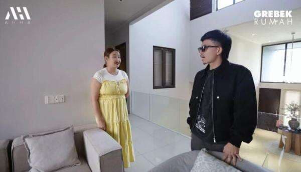 Pinkan Mambo: Suami Enggak Nafkahin Enggak Masalah, yang Penting Jago Servis!