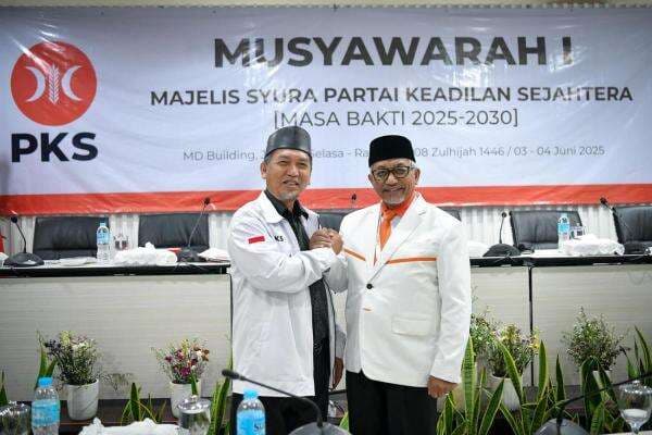 PKS Tetapkan Sohibul Iman Jadi Ketua Majelis Syura dan Almuzzammil Yusuf Presiden Partai PKS Tetapkan Sohibul Iman Jadi Ketua Majelis Syura dan Almuzzammil Yusuf Presiden Partai