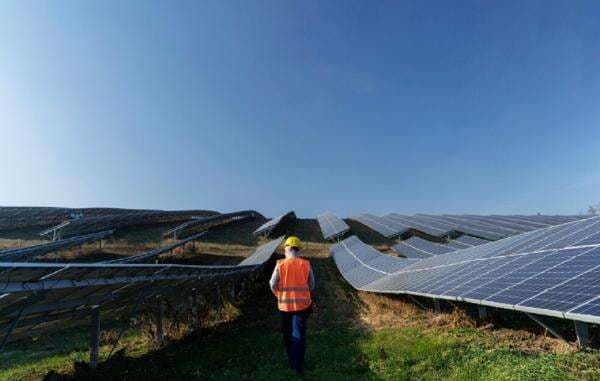 Wilayah Terluar RI Kini Andalkan PLTS Hybrid