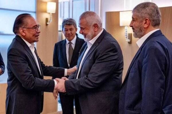 PM Malaysia Anwar Ibrahim Bertemu Pemimpin Hamas Ismail Haniyeh di Qatar