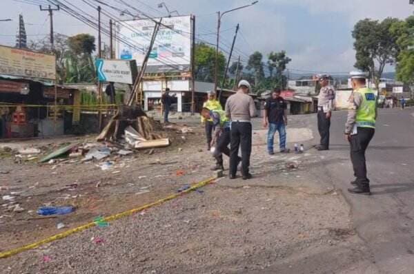 Polda Jabar Olah TKP Kecelakaan Maut Bus Rombongan SMK Lingga Kencana di Ciater Subang