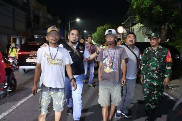 Polisi Tangkap 2 Juru Parkir Liar yang Getok Harga Rp30.000 di Grogol Jakbar