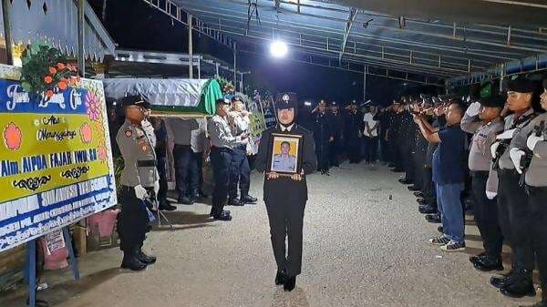Ciri-Ciri OTK Penikam Kanit Provos Polsek Ambuau hingga Tewas, Kini Diburu Polisi