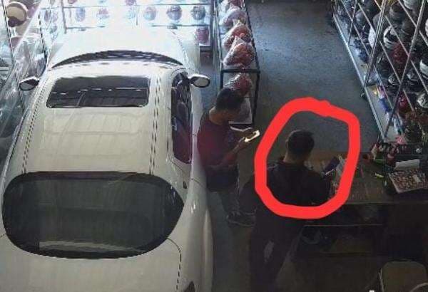 Viral Oknum Polisi di Bandung Diduga Tipu Toko Helm Modus QRIS, Dilaporkan ke Propam Viral Oknum Polisi di Bandung Diduga Tipu Toko Helm Modus QRIS, Dilaporkan ke Propam