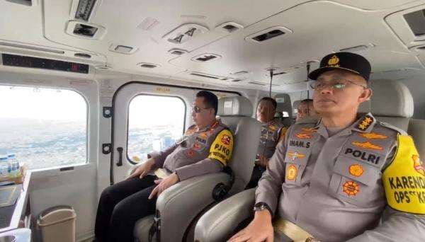 Kapolri Pantau Jalur Mudik Via Udara, Tol Japek Ramai Lancar