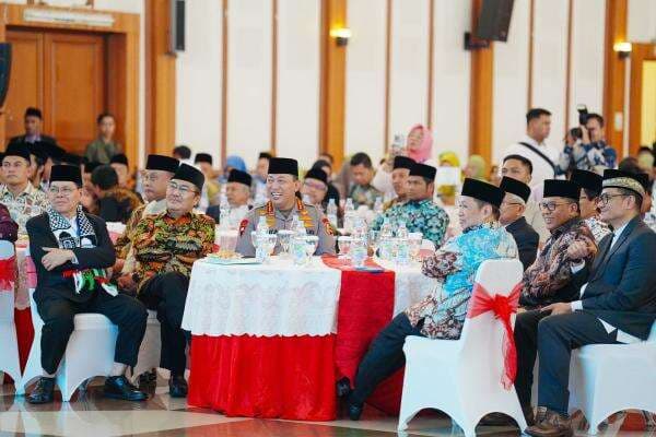 Perkuat Ukhuwah Bangsa, Kapolri Hadiri Silaturahmi Ormas-Halal Bihalal MUI