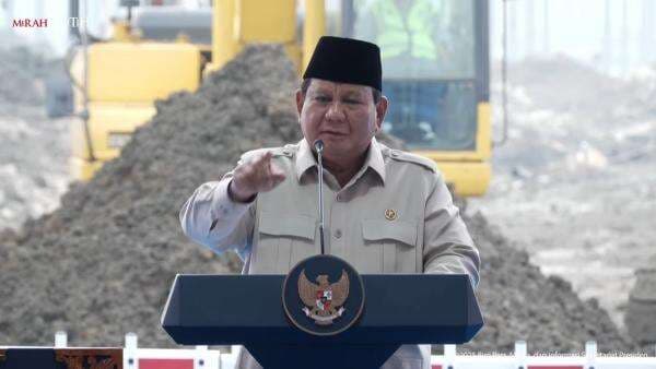 Prabowo Sapa Tomy Winata di Groundbreaking Industri Baterai: Muka Familiar