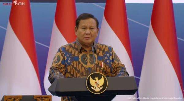 Detik-Detik BMW Terjun dari Tol Gresik yang Belum Tersambung