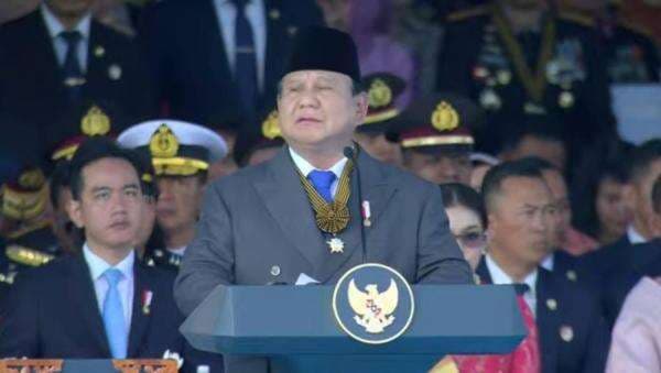 Momen Langka Prabowo Minta Komandan Upacara HUT ke-79 Bhayangkara Menghadap Dirinya