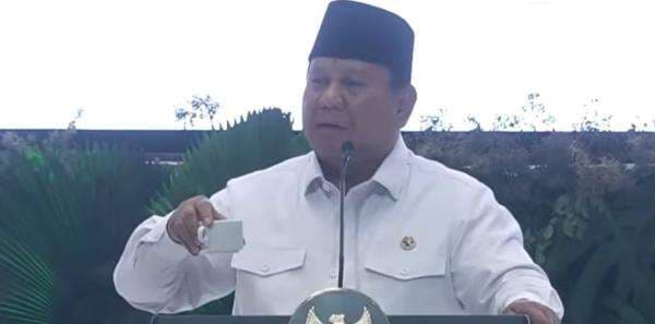 Momen Prabowo Tegur Staf di Pidato Harlah ke-27 PKB: Mau Minum Kopi, Cangkir Isinya Teh