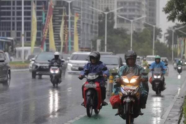 Prakiraan Cuaca 4 April 2024: Jakarta Selatan dan Jakarta Timur Hujan Ringan