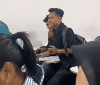 Viral Netizen Bagikan Momen Sekelas dengan Pratama Arhan di Kampus, Auto Semangat Kuliah