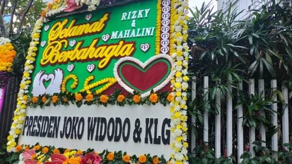 Presiden Jokowi Kirim Karangan Bunga untuk Pernikahan Mahalini dan Rizky Febian