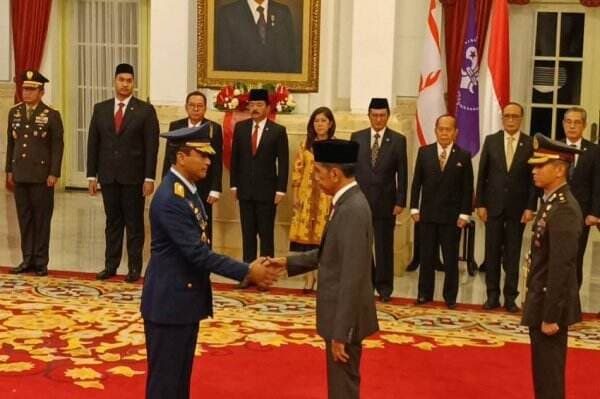 Presiden Jokowi Lantik Marsdya Mohamad Tonny Harjono Menjadi KSAU