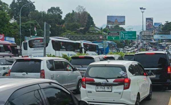 Libur Panjang Waisak, Polisi Berlakukan One Way Arah Puncak Bogor