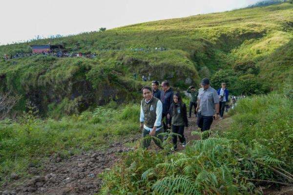 Pendaki Gunung Rinjani Bandel Dilarang Mendaki Selama 5 Tahun Pendaki Gunung Rinjani Bandel Dilarang Mendaki Selama 5 Tahun