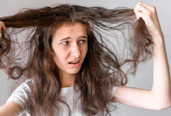 5 Tips Merawat Rambut Anti Lepek dan Berminyak