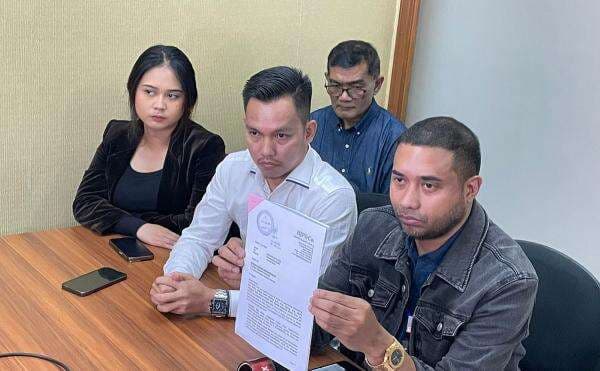 Rayen Pono Minta Presiden Prabowo Restui Pemeriksaan Ahmad Dhani Rayen Pono Minta Presiden Prabowo Restui Pemeriksaan Ahmad Dhani