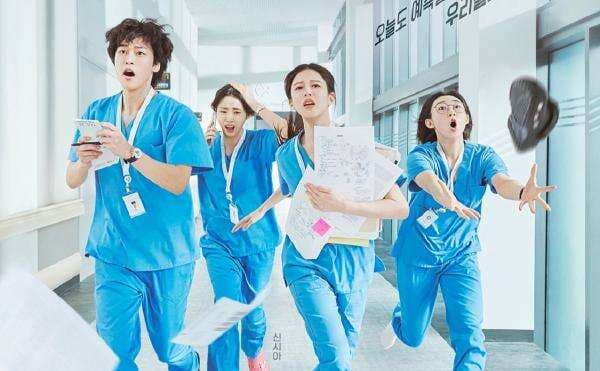 Sinopsis Drama Resident Playbook, Spin-off Drakor Hospital Playlist