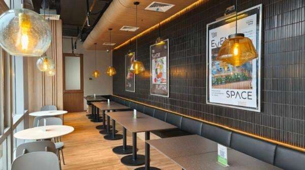 Karakter Makan Siang Pegawai Kantoran di Jakarta