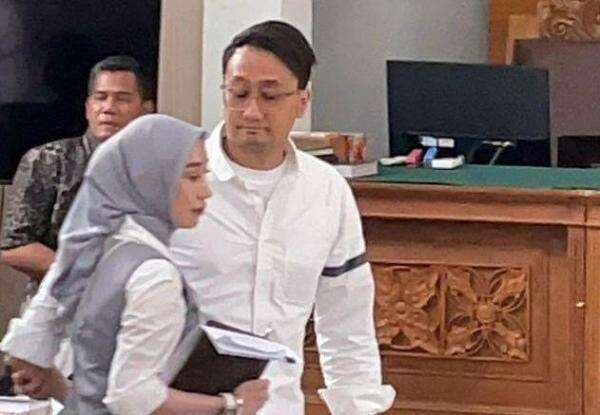 Curhat Reza Gladys ke Hakim: Sempat Disarankan Sumpal Mulut Nikita Mirzani Pakai Uang