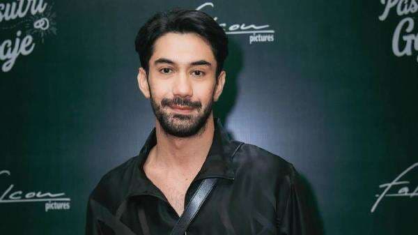 Reza Rahadian Ulang Tahun ke-38 Hari Ini, Tulis Pesan Manis untuk Orang Tersayang Reza Rahadian Ulang Tahun ke-38 Hari Ini, Tulis Pesan Manis untuk Orang Tersayang