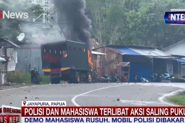 Ricuh Demo Mahasiswa Uncen Tolak Kenaikan UKT, 4 Polisi Luka Kena Lemparan Batu