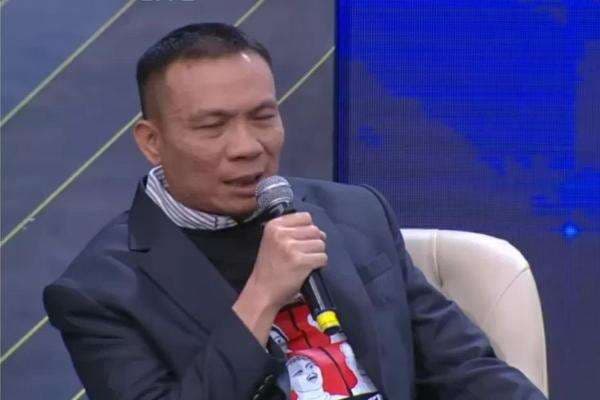 Polisi Periksa Rismon Sianipar Terkait Tudingan Ijazah Palsu Jokowi Polisi Periksa Rismon Sianipar Terkait Tudingan Ijazah Palsu Jokowi