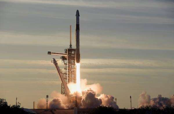 Roket SpaceX Meluncur Jemput 2 Astronot yang Sudah 9 Bulan Terjebak di Luar Angkasa