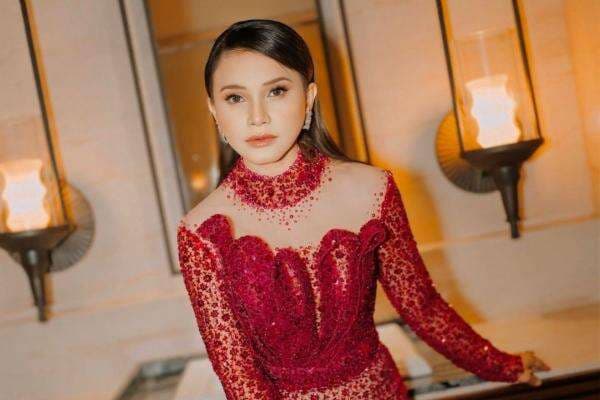 Biodata dan Agama Rossa, Diva Indonesia yang Gugat Cerai Suami saat Konser Biodata dan Agama Rossa, Diva Indonesia yang Gugat Cerai Suami saat Konser