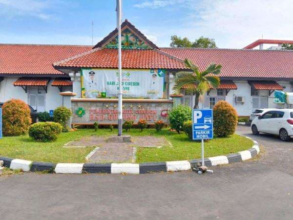 RSUD Gunung Jati Sanggah Menelantarkan Pasien Digigit Ular Berbisa RSUD Gunung Jati Sanggah Menelantarkan Pasien Digigit Ular Berbisa