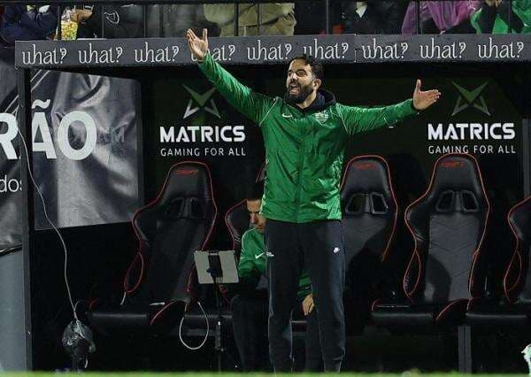 Man United 0 Trofi, Ruben Amorim Tak Takut Dipecat